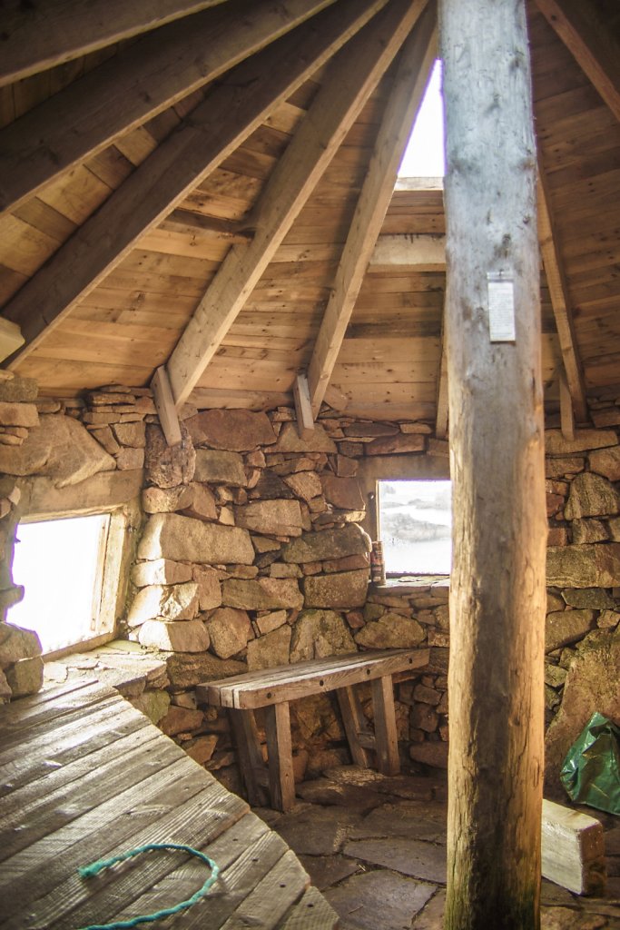 inside-bothy.jpg